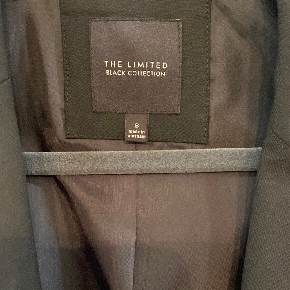 ⚡️3 for $15⚡️The Limited Black Women's Short sleeve Blazer - Picture 2 of 6